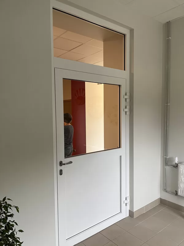 Jelgavas pamatskola "Valdeka"- attīstības centrs (Institūta iela 4)
